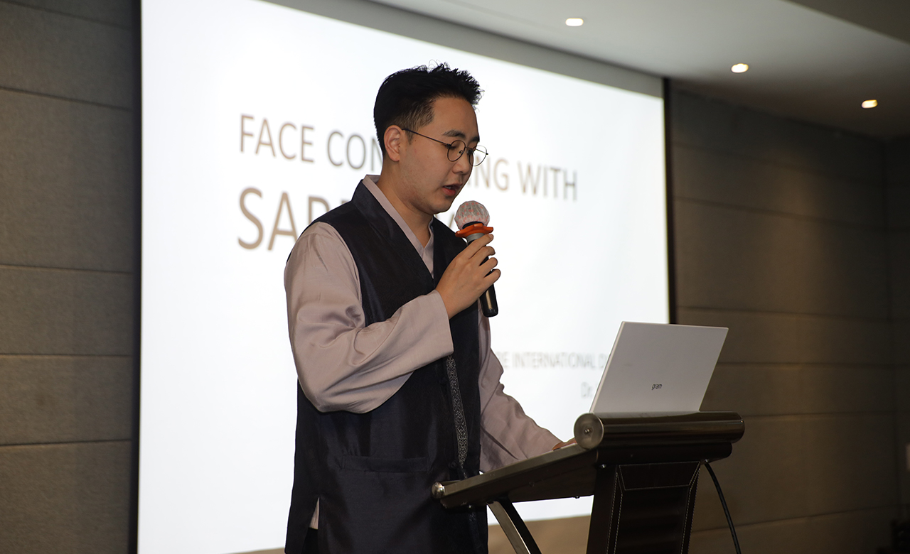 10월 9일 베트남 호치민에서 열린 유스필 필러와 유스힐 스킨부스터 김영권 원장 강의 - 천안 엘츠의원 (4)